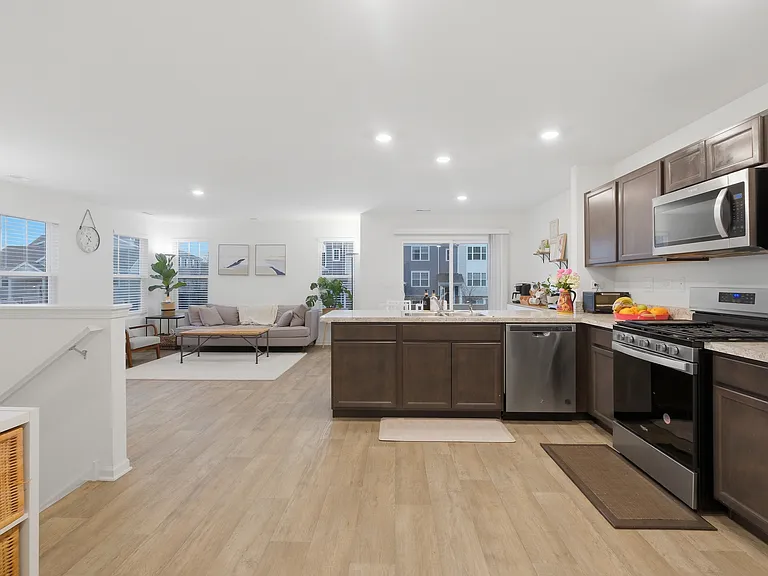 3837 Currant Ln — Photo 3
