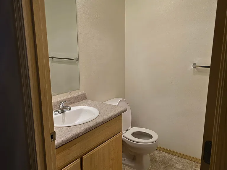 Parkside Apartments — Photo 40