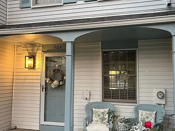 904 Bonnie Brae Dr, Coraopolis, PA 15108