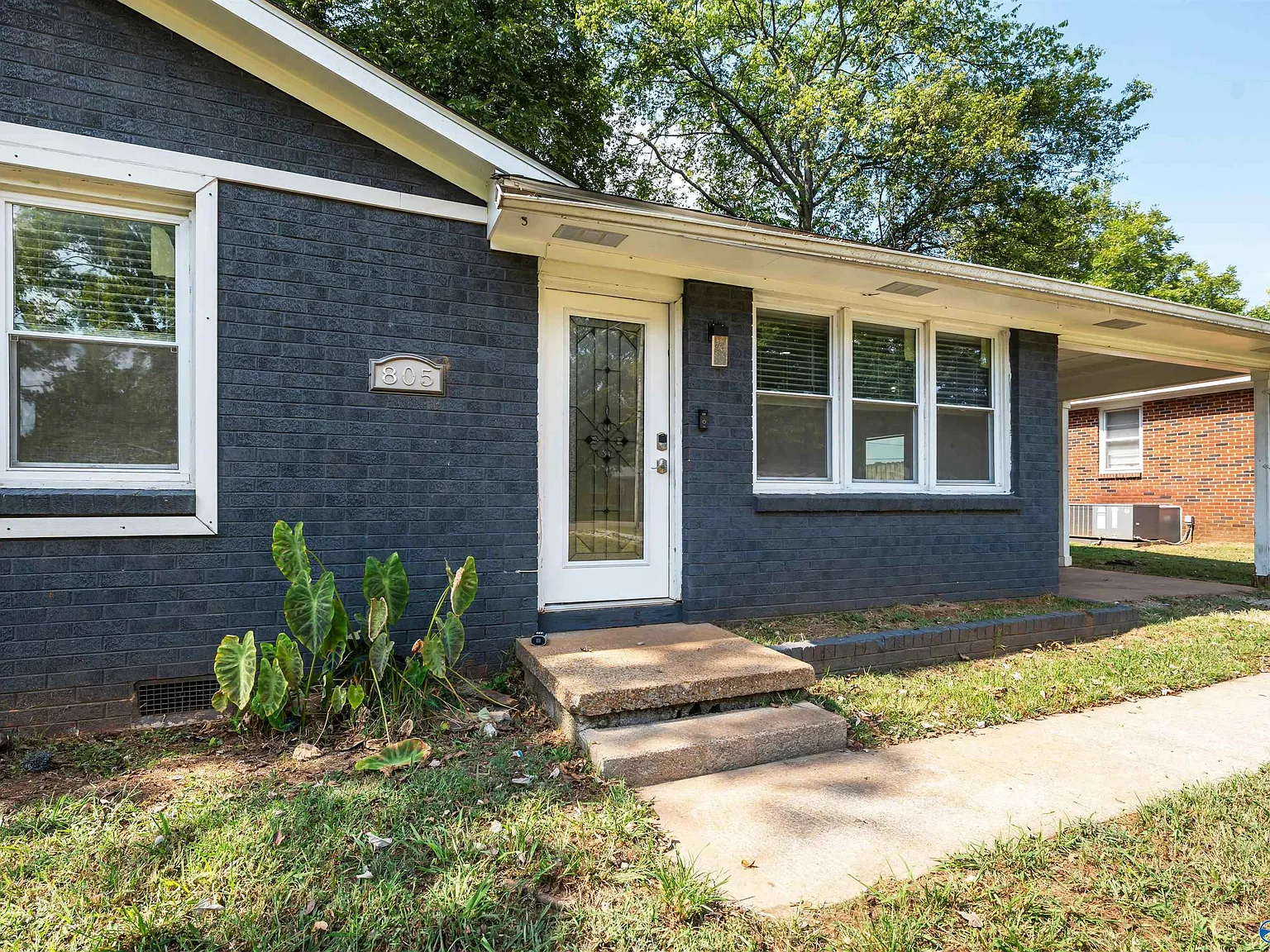 4 bed, 2.0 bath, 1326 sqft, $1,400 — Photo 4