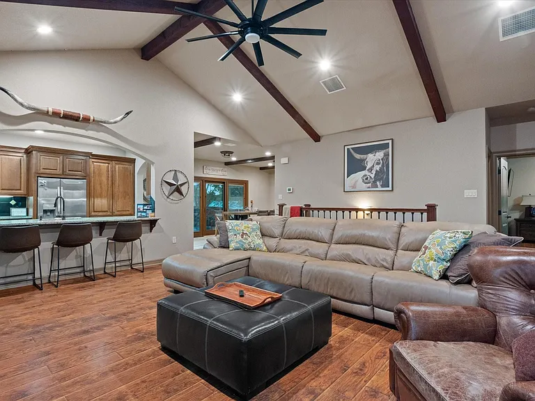 785 Lake Frst — Photo 11