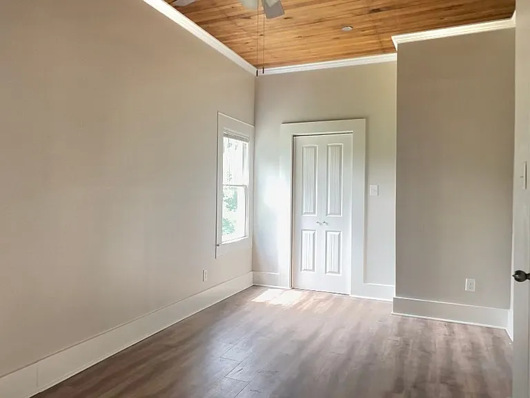 109 General Gardner Ave — Photo 12