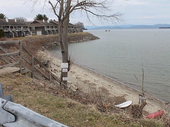 4th image of 56 Wright Avenue