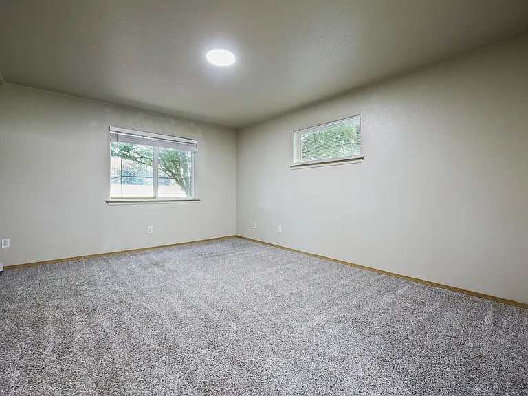 12564 SE Ramona St — Photo 30