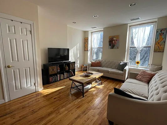 Rented by Compass | media 12