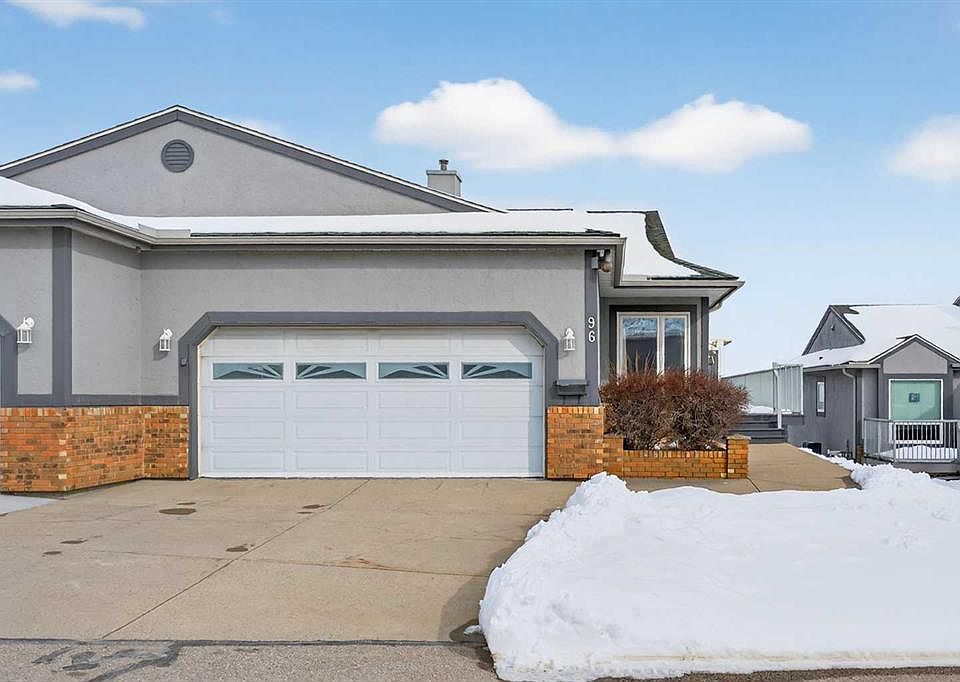 1st image of 96 W Norquay Hts NW