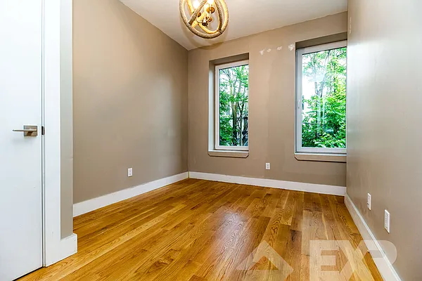 Rented by EXR | media 20