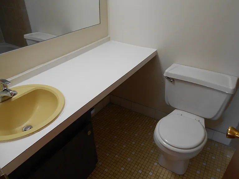 1407 E Tremont St #11 — Photo 9