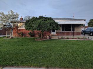 29718 Bradner Dr, Warren, MI 48088