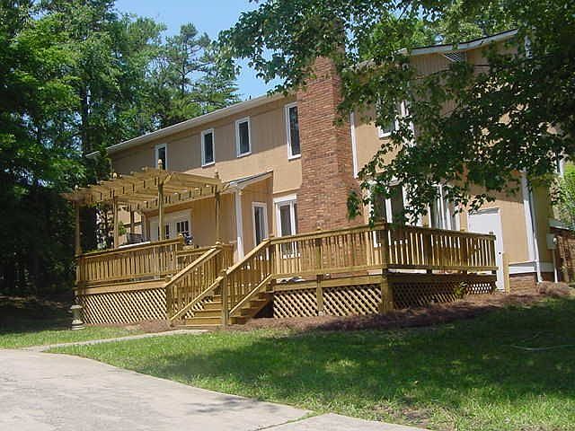 Newly Renovated 1.5 story 3 bed/2bath house with large deck