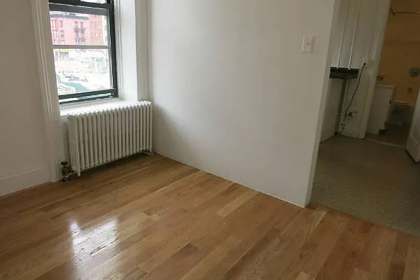 Rented by Manhattan Best Realty, Inc. | media 35