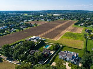 933 Cobb Rd W, Water Mill, NY 11976