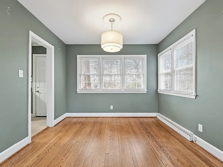 2209 Villa Dr — Photo 10