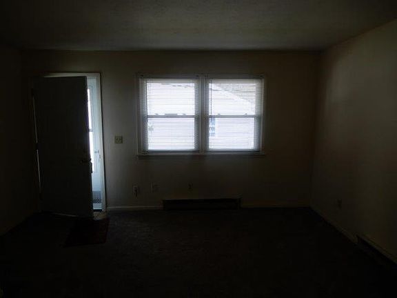4th image of 1921 Carolina St