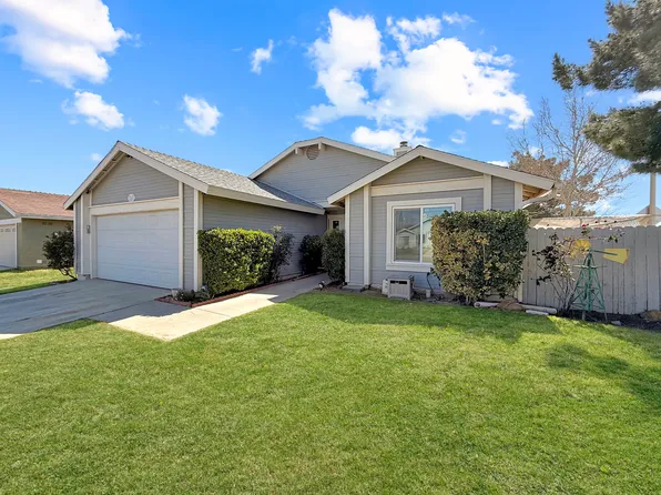 2500 Topaz Ln, Lancaster, CA 93535