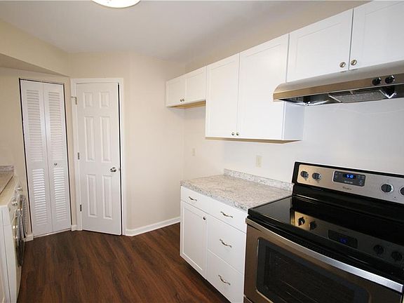 3rd image of 4805 London Dr