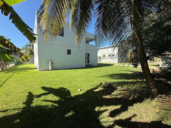 3rd image of S12 Isaura Reyes Cerro Fld