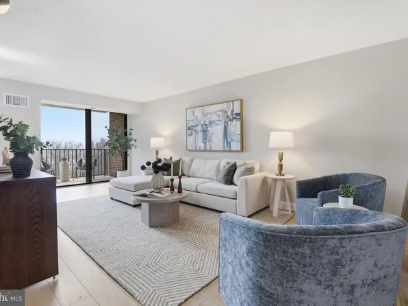 2311 Pimmit Dr APT 603, Falls Church, VA 22043