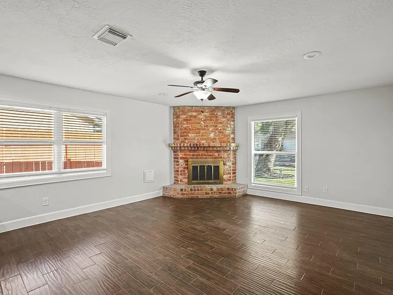1030 Grand Junction Dr — Photo 5