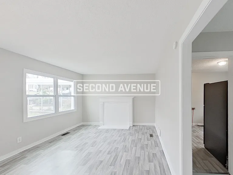7825 Rugby Ct — Photo 6