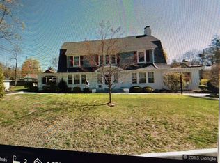 2 Whitehouse Ave, Poughkeepsie, NY 12601