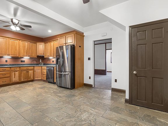 4th image of 542 2nd St