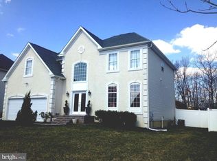 111 Summerbrooke Ct, Sicklerville, NJ 08081