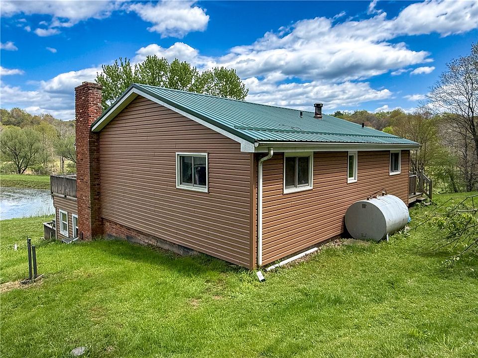 28th image of 401 Beefalo Rd