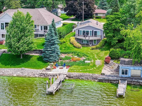 1478 Lakeshore Dr, Menasha, WI 54952