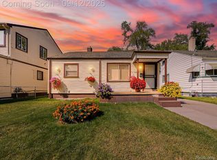 19307 Fenmore St, Detroit, MI 48235