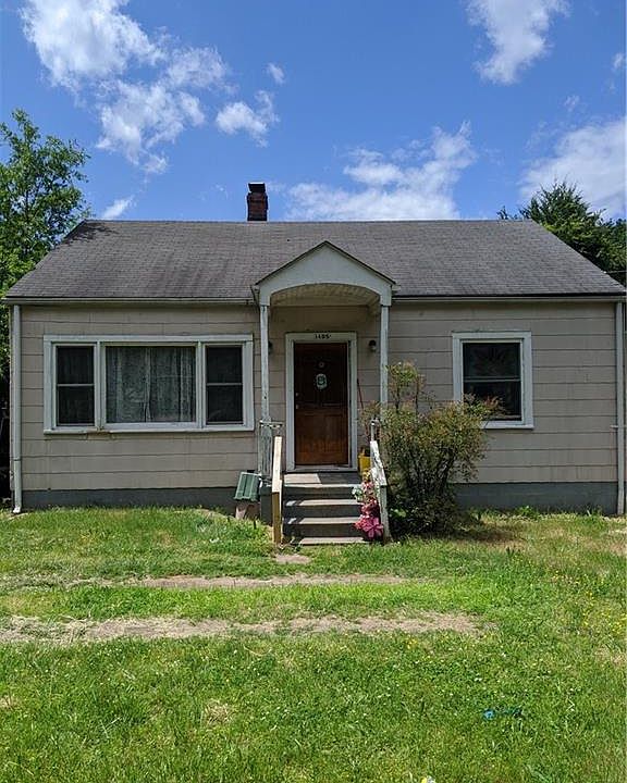 1st image of 1405 Woodmere Dr