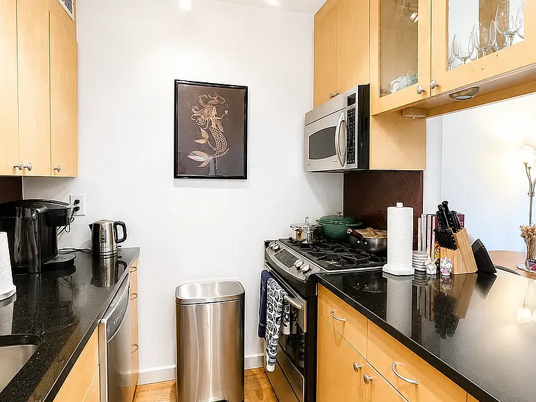 345 W 58th St #10TS — Photo 4