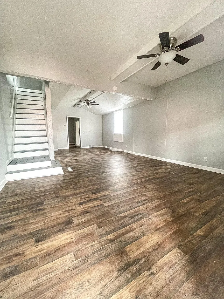 310 Marlow St photo 1