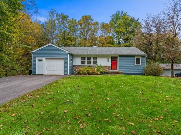 134 Edgemere Ln, Fayetteville, NY 13066