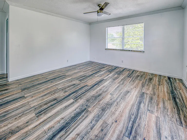 216 Ocean Breeze Lake #UPSTAIRS — Photo 7