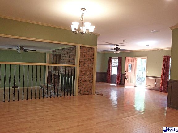 4th image of 443 Oakdale Dr