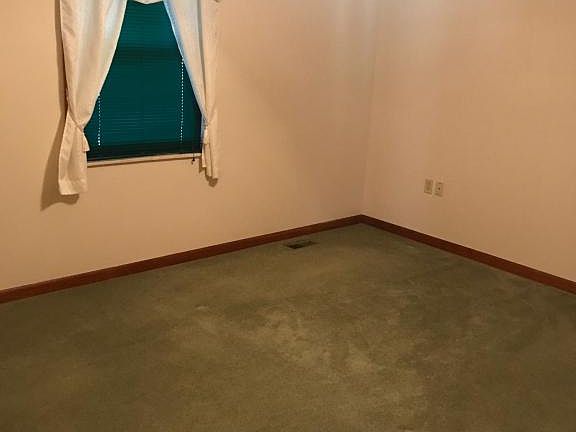 5th image of 422 Melody Ln