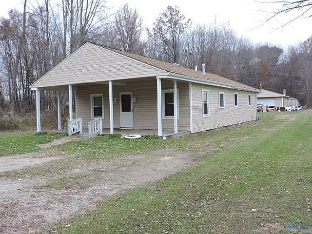 9810 Maumee Western Rd photo 1
