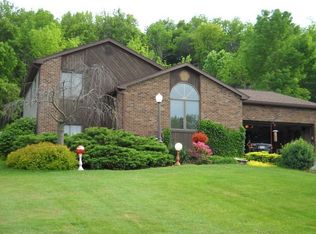 4340 Lower Mountain Rd, Lockport, NY 14094