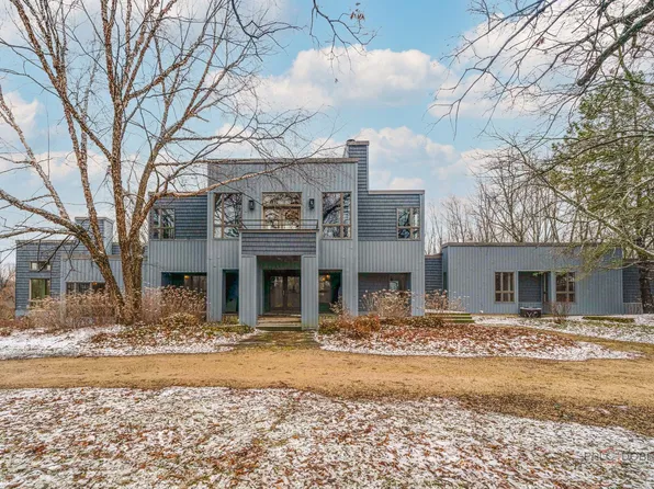 18212 Oak Grove Rd, Harvard, IL 60033