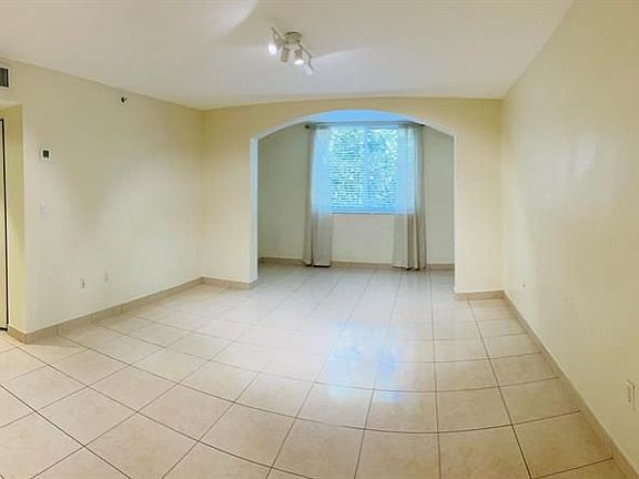 4th image of 300 Scotia Dr APT 103