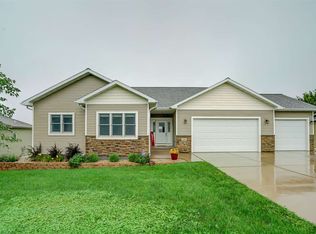 244 Drumlin Cir, Oregon, WI 53575