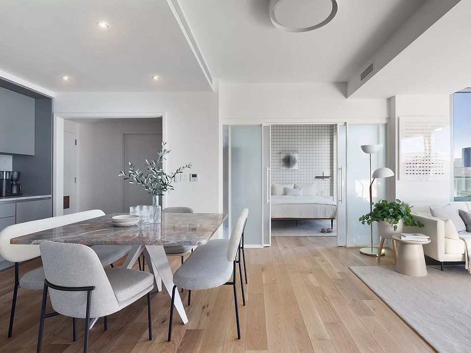 1st image of 547 W 47th St #1009