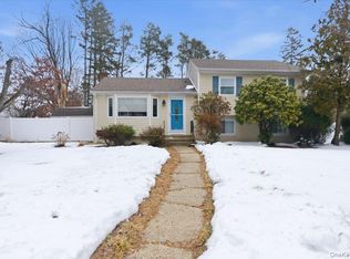 30 Middle Drive, Huntington, NY 11743