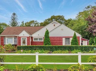 2 Church Dr, Central Islip, NY 11722