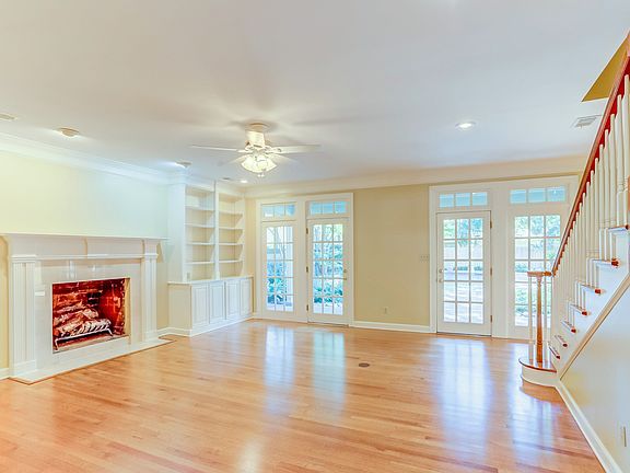 4th image of 2059 Hawthorn Hill Cv