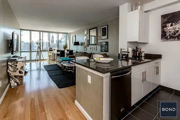 Rented by Bond New York | media 2