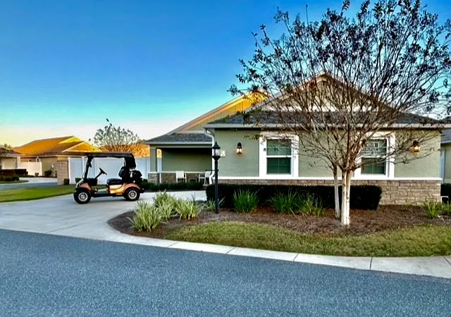 3425 Leelanau Ct — Photo 2