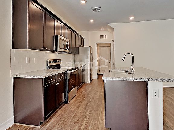 3rd image of 10492 Marias St