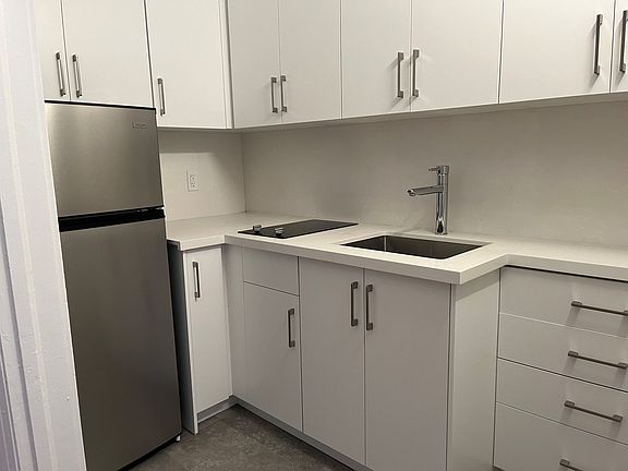 2nd image of 26 Balmoral Ave #50094A-309